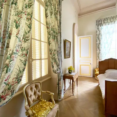 Chateau De Alojamento de Acomodação e Pequeno-almoço Villersexel