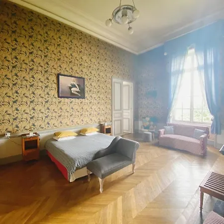 Alojamento de Acomodação e Pequeno-almoço Chateau De Villersexel